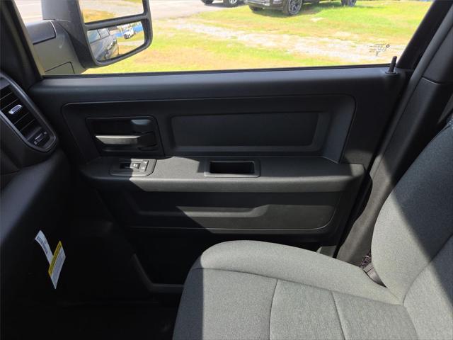 2025 Ram 2500 Tradesman Crew Cab 4x4 6'4" Box