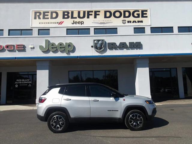 2025 Jeep Compass COMPASS TRAILHAWK 4X4