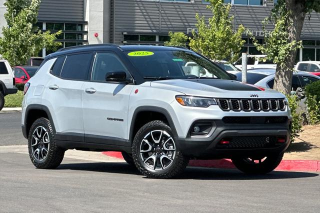 2025 Jeep Compass COMPASS TRAILHAWK 4X4
