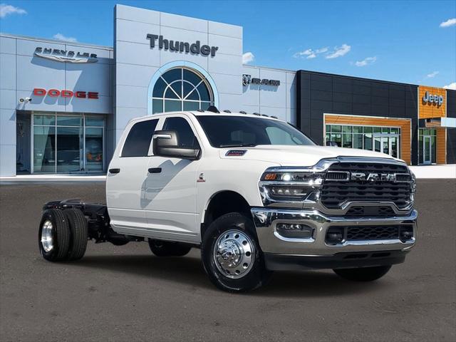 2025 RAM Ram 3500 Chassis Cab RAM 3500 TRADESMAN CREW CAB CHASSIS 4X4 60 CA