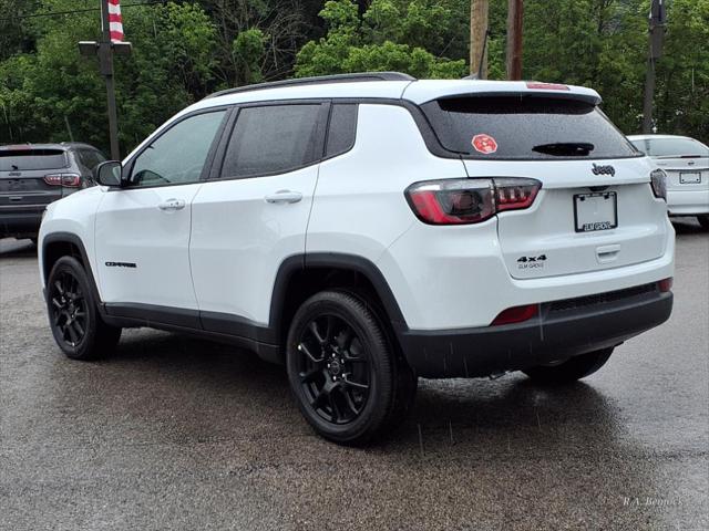 2025 Jeep Compass COMPASS LATITUDE 4X4