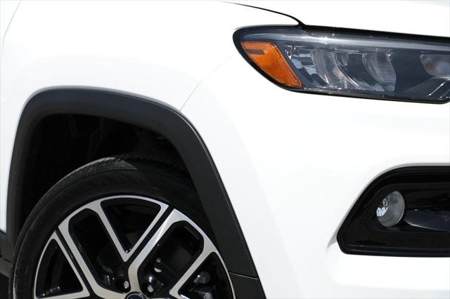 2025 Jeep Compass COMPASS LIMITED 4X4