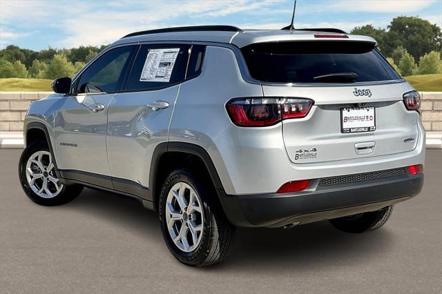 2025 Jeep Compass COMPASS LATITUDE 4X4