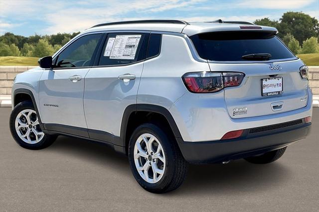 2025 Jeep Compass COMPASS LATITUDE 4X4