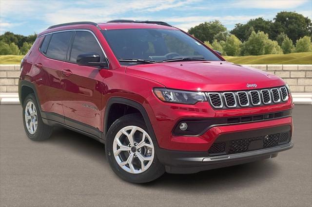 2025 Jeep Compass COMPASS LATITUDE 4X4