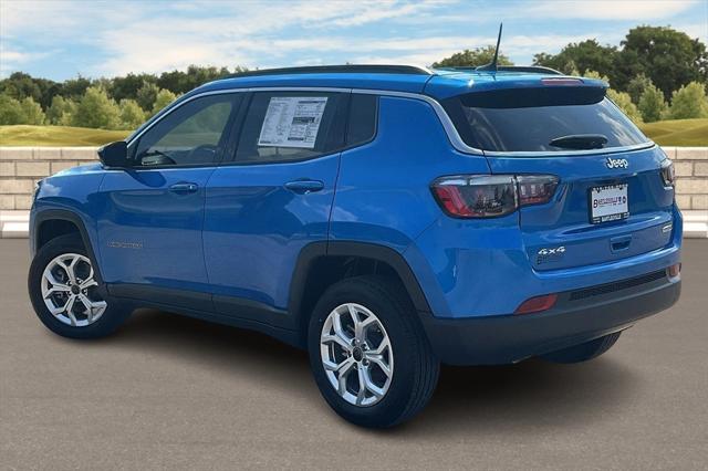 2025 Jeep Compass COMPASS LATITUDE 4X4