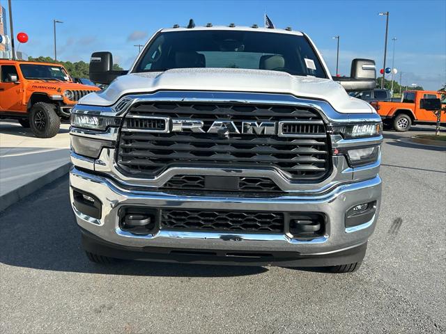 2025 RAM Ram 3500 Chassis Cab RAM 3500 TRADESMAN CREW CAB CHASSIS 4X4 60 CA