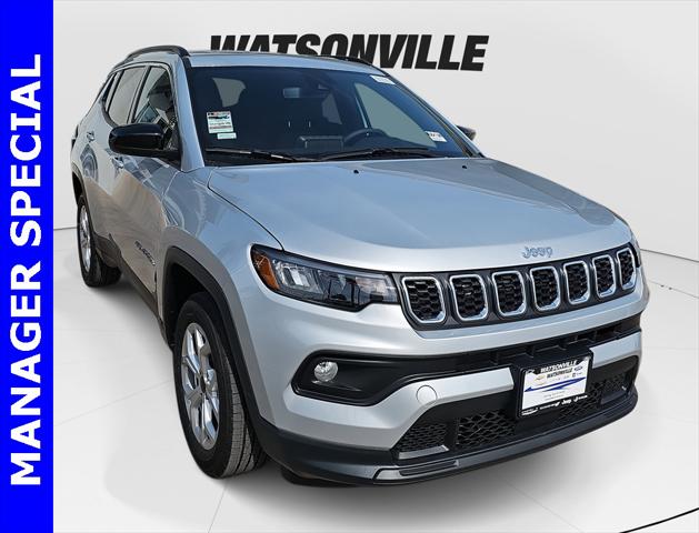 2025 Jeep Compass COMPASS LATITUDE 4X4