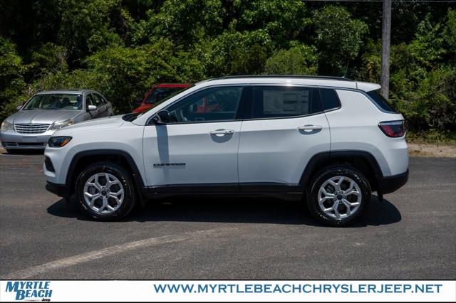2025 Jeep Compass COMPASS LATITUDE 4X4