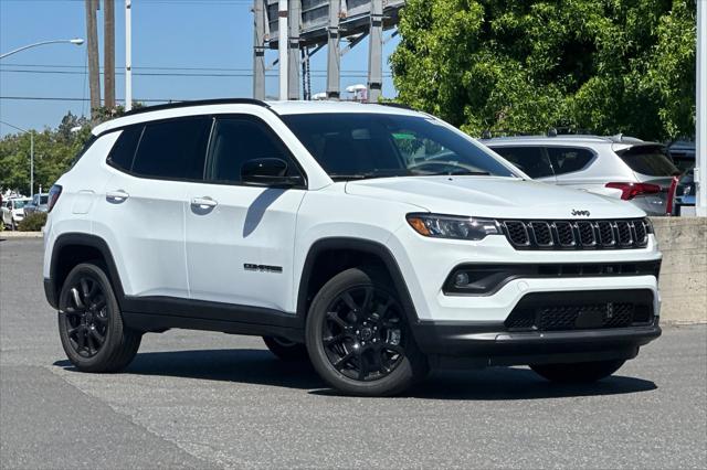 2025 Jeep Compass COMPASS LATITUDE 4X4
