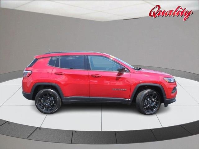 2025 Jeep Compass COMPASS LATITUDE 4X4