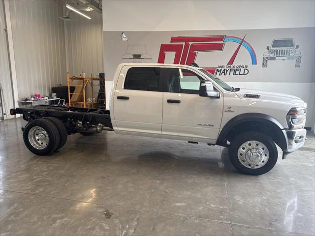 2025 RAM Ram 5500 Chassis Cab RAM 5500 BIG HORN CHASSIS CREW CAB 4X4 60 CA