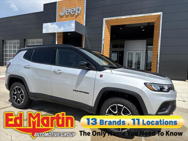 2025 Jeep Compass COMPASS TRAILHAWK 4X4