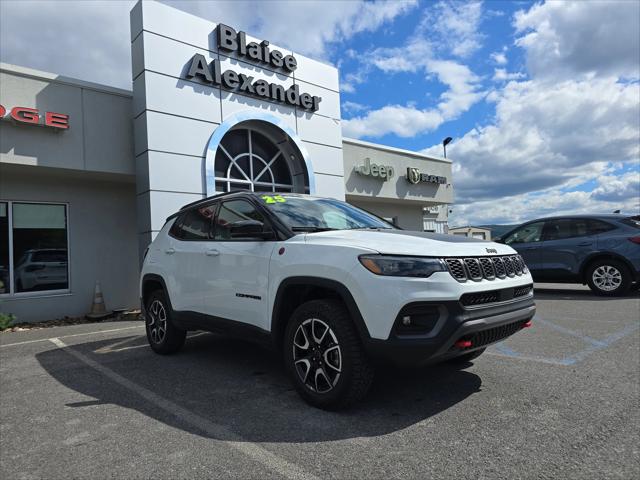 2025 Jeep Compass COMPASS TRAILHAWK 4X4