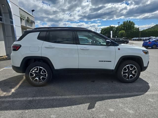 2025 Jeep Compass COMPASS TRAILHAWK 4X4