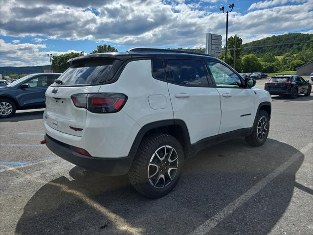 2025 Jeep Compass COMPASS TRAILHAWK 4X4