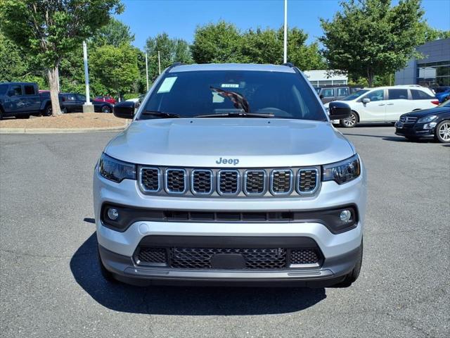 2025 Jeep Compass COMPASS LATITUDE 4X4
