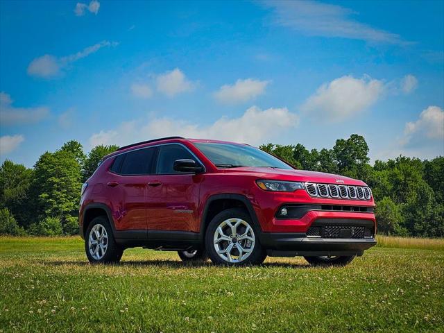 2025 Jeep Compass COMPASS LATITUDE 4X4