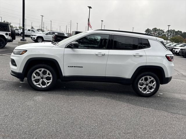 2025 Jeep Compass COMPASS LATITUDE 4X4