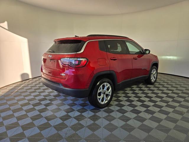 2025 Jeep Compass COMPASS LATITUDE 4X4