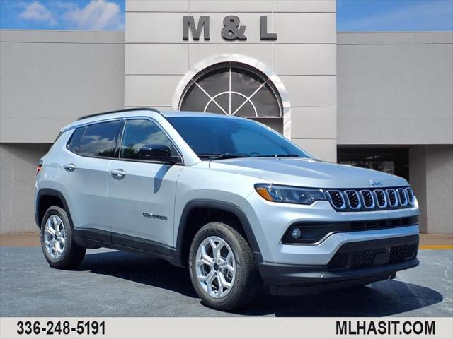 2025 Jeep Compass COMPASS LATITUDE 4X4