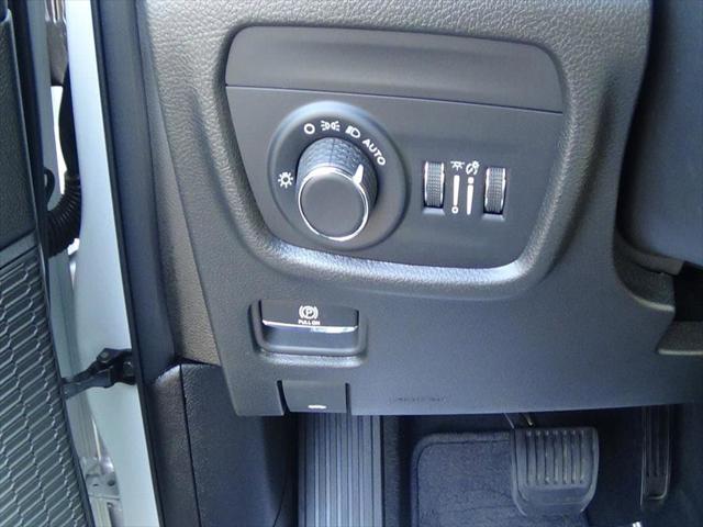 2023 Jeep Grand Cherokee L Laredo 4x4