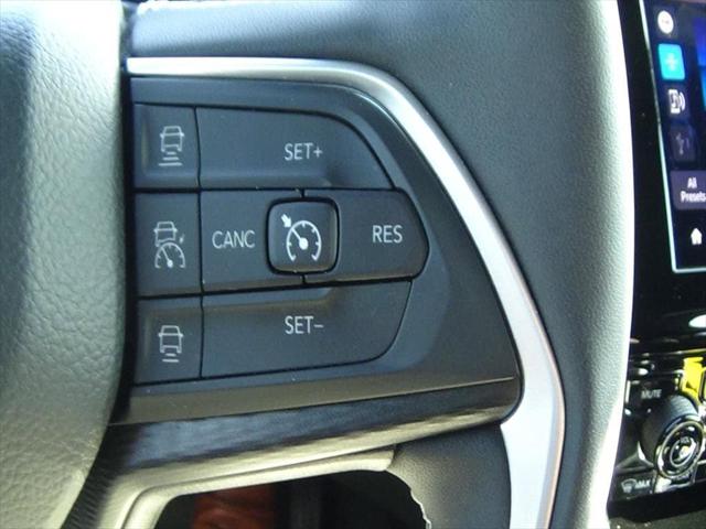 2023 Jeep Grand Cherokee L Laredo 4x4