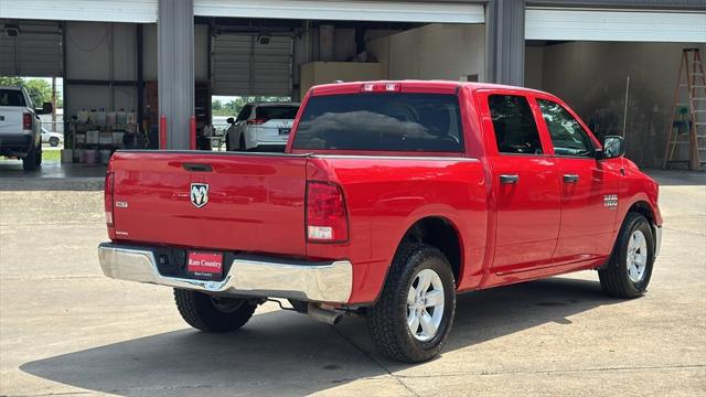 2022 RAM 1500 Classic SLT Crew Cab 4x2 57 Box