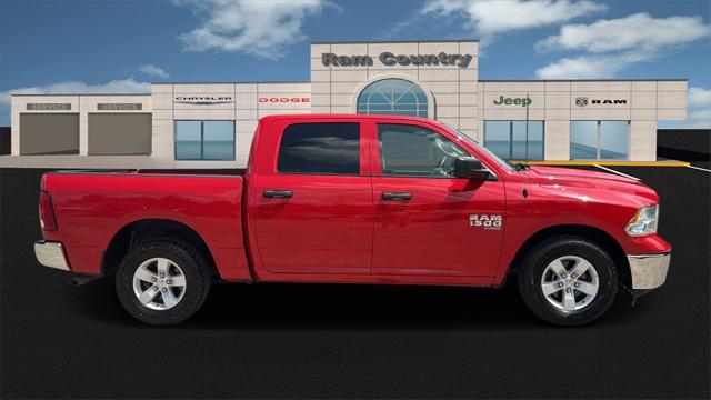 2022 RAM 1500 Classic SLT Crew Cab 4x2 57 Box