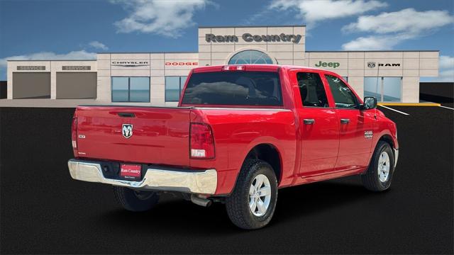 2022 RAM 1500 Classic SLT Crew Cab 4x2 57 Box