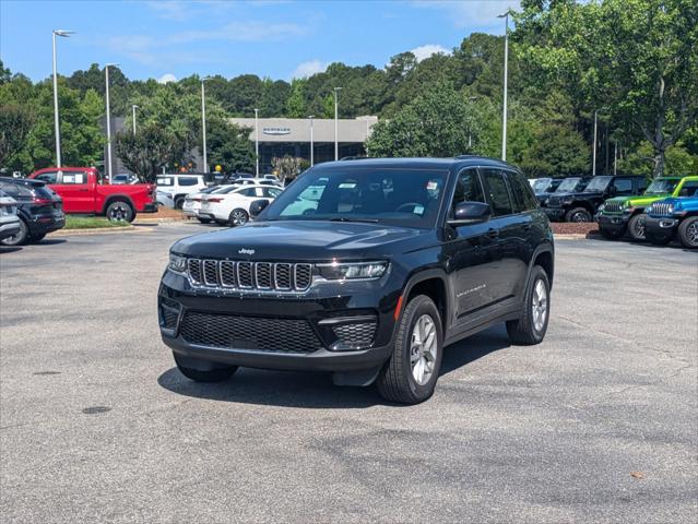 2025 Jeep Grand Cherokee GRAND CHEROKEE LAREDO X 4X4