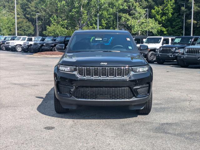 2025 Jeep Grand Cherokee GRAND CHEROKEE LAREDO X 4X4