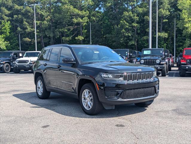 2025 Jeep Grand Cherokee GRAND CHEROKEE LAREDO X 4X4