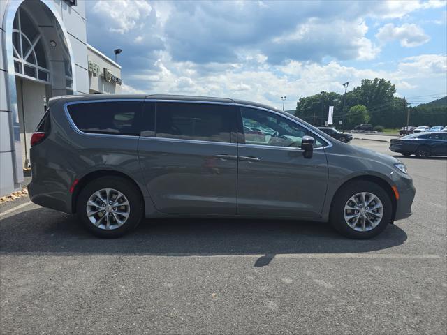 2025 Chrysler Pacifica PACIFICA SELECT AWD