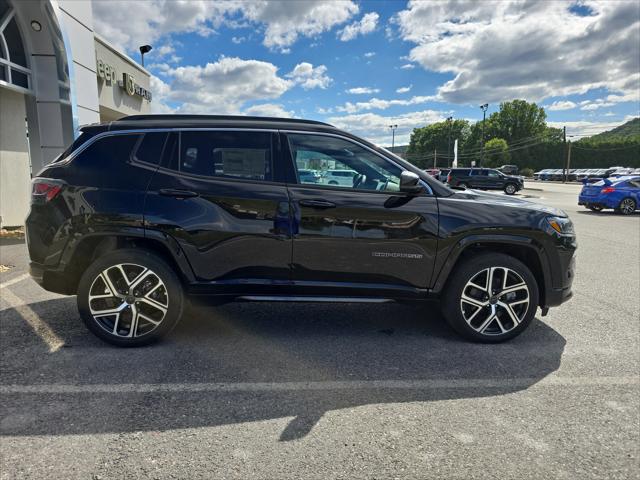 2025 Jeep Compass COMPASS LIMITED 4X4