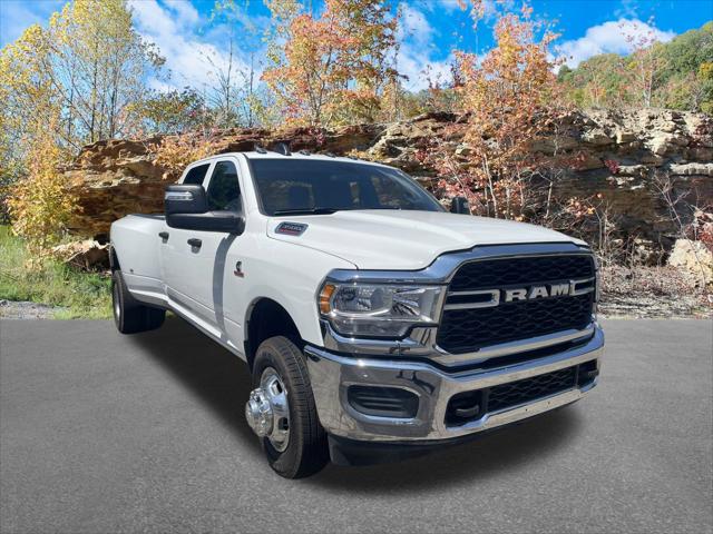 2024 RAM 3500 Tradesman Crew Cab 4x4 8 Box 2024 RAM 3500 Tradesman Crew Cab 4x4 8 Box