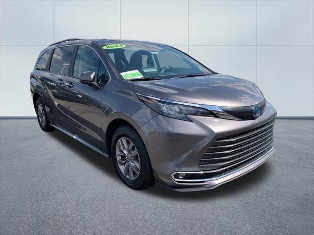 2024 Toyota Sienna XLE for sale in Triadelphia, WV