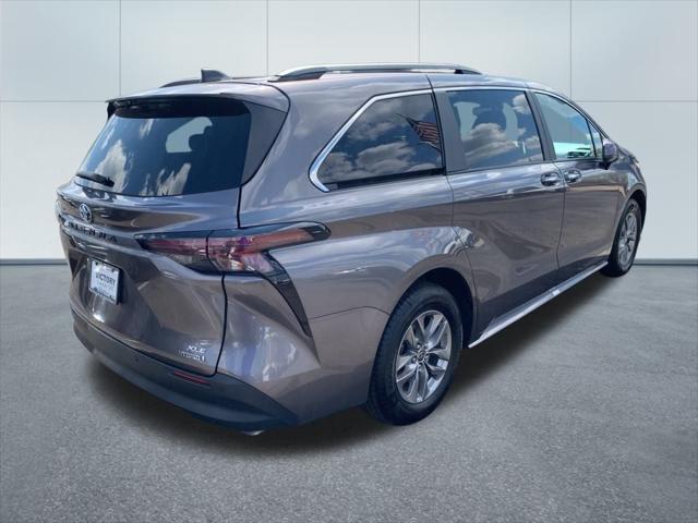 2024 Toyota Sienna XLE