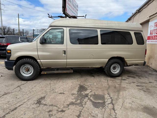 2009 Ford E-350 Super Duty XLT