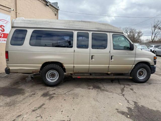 2009 Ford E-350 Super Duty XLT