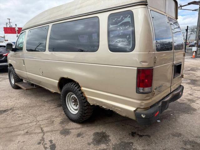 2009 Ford E-350 Super Duty XLT