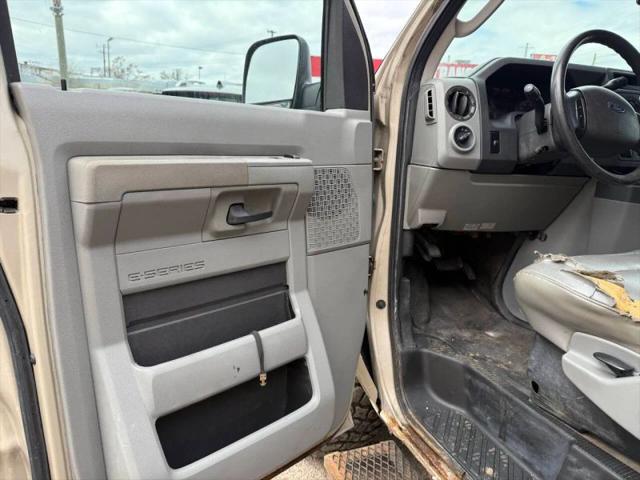 2009 Ford E-350 Super Duty XLT