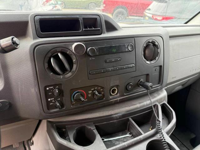 2009 Ford E-350 Super Duty XLT