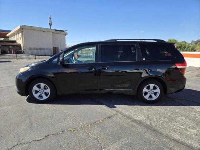 2012 Toyota Sienna LE 8 Passenger