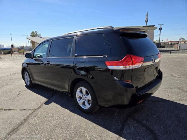2012 Toyota Sienna LE 8 Passenger