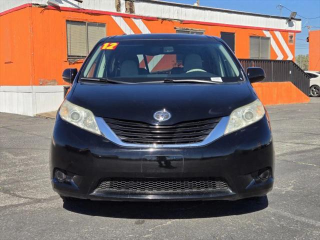2012 Toyota Sienna LE 8 Passenger