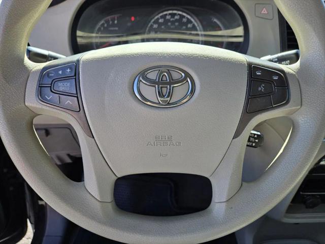 2012 Toyota Sienna LE 8 Passenger