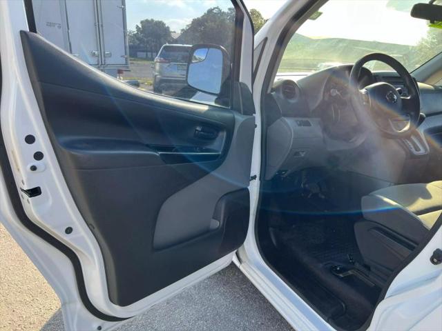 2015 Nissan NV200 S