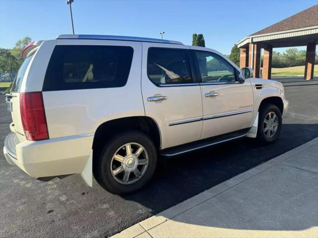 2008 Cadillac Escalade Standard