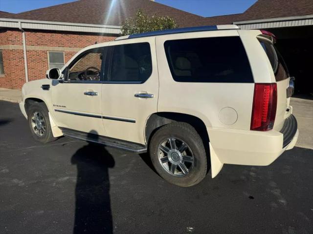 2008 Cadillac Escalade Standard